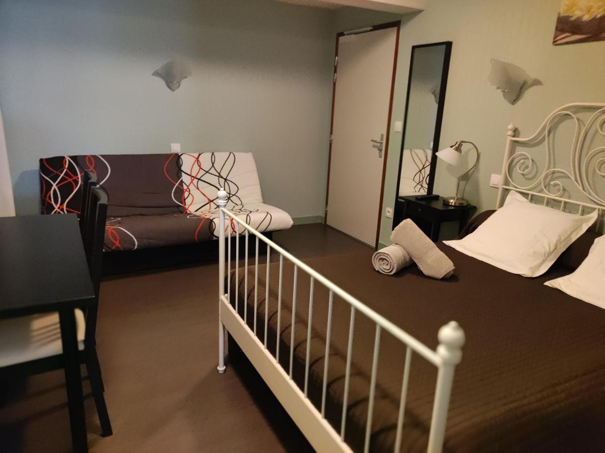 Les Pierres Folles Bed & Breakfast Rozier-en-Donzy Exterior photo