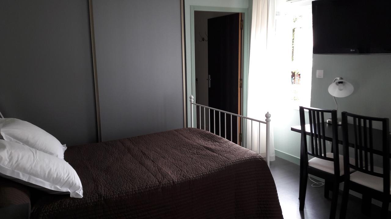 Les Pierres Folles Bed & Breakfast Rozier-en-Donzy Exterior photo